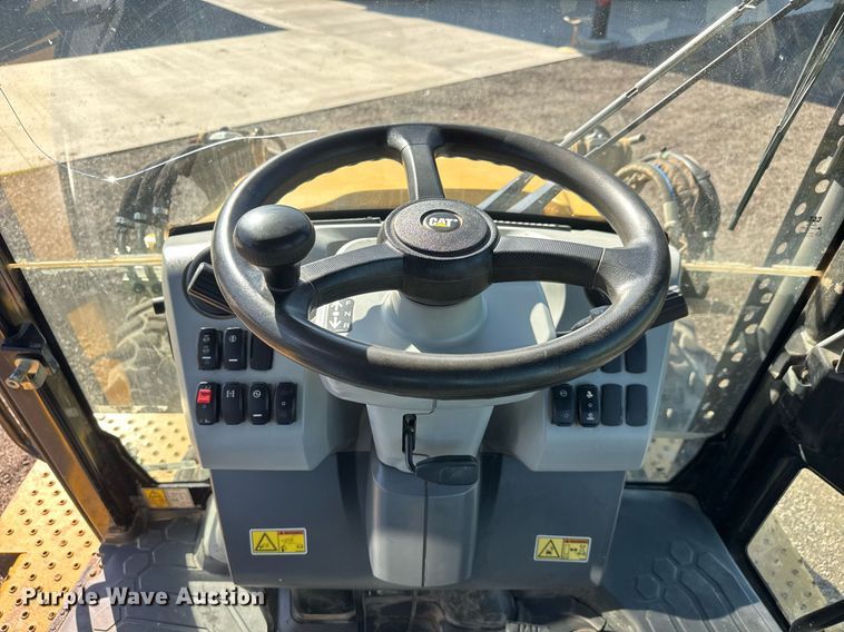 image for item DX8984 2016 Caterpillar 420F2 IT backhoe