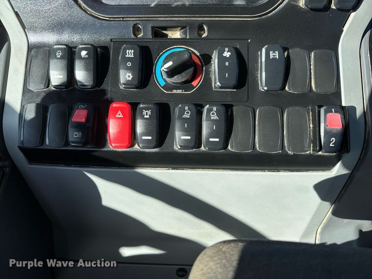 image for item DX8984 2016 Caterpillar 420F2 IT backhoe