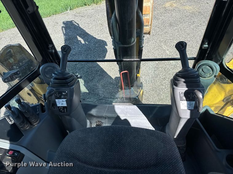 image for item DX8984 2016 Caterpillar 420F2 IT backhoe