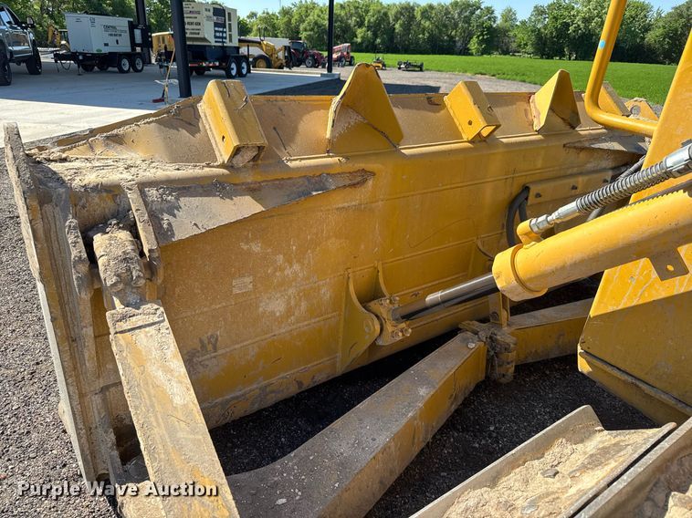 image for item DX8985 2018 Caterpillar D6N XL dozer