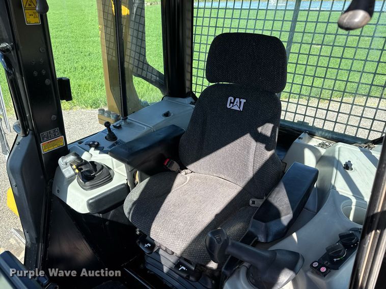 image for item DX8985 2018 Caterpillar D6N XL dozer