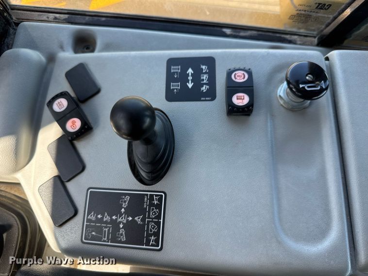 image for item DX8985 2018 Caterpillar D6N XL dozer