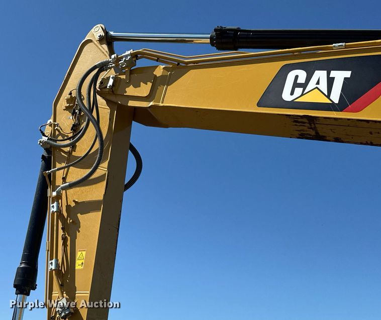 image for item DX8986 2018 Caterpillar 320 excavator