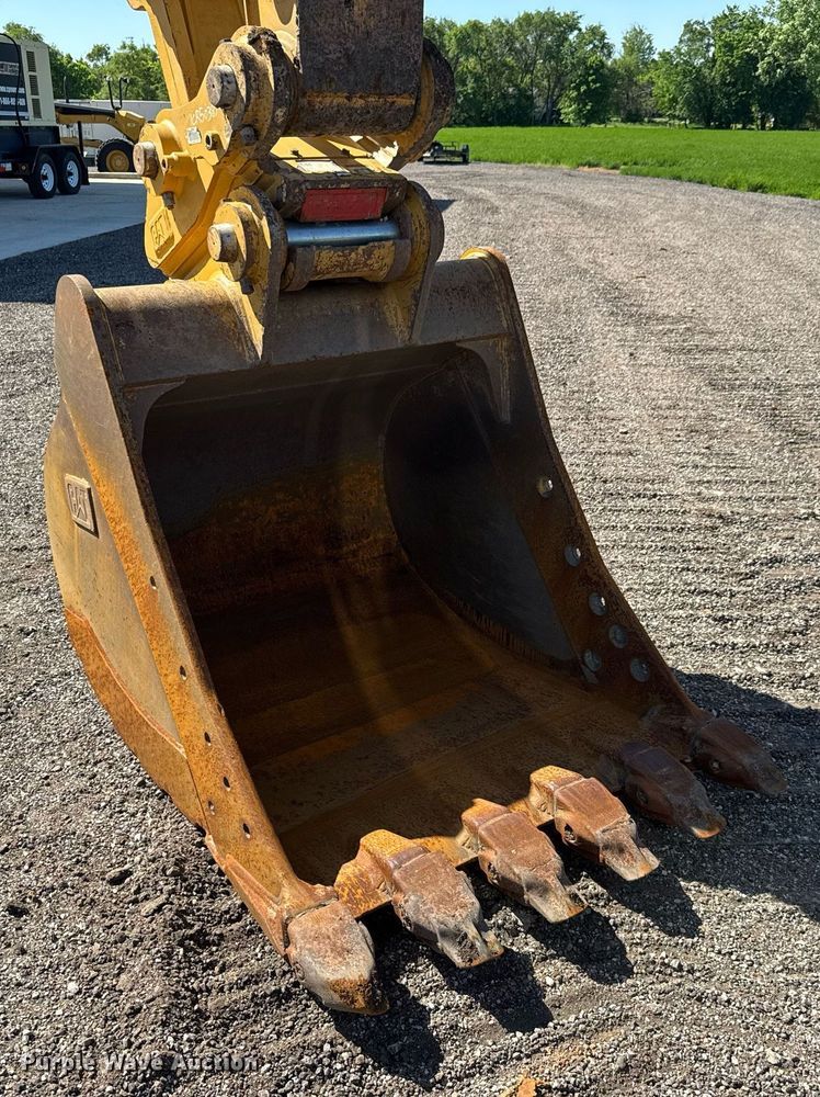 image for item DX8986 2018 Caterpillar 320 excavator