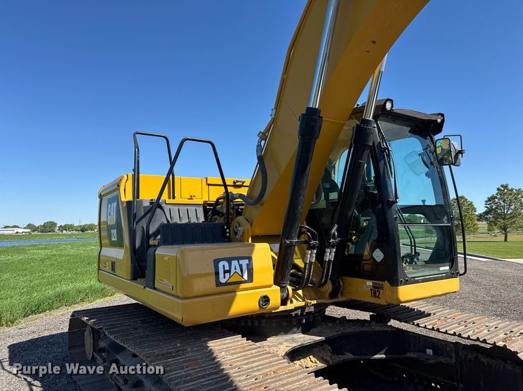 image for item DX8986 2018 Caterpillar 320 excavator