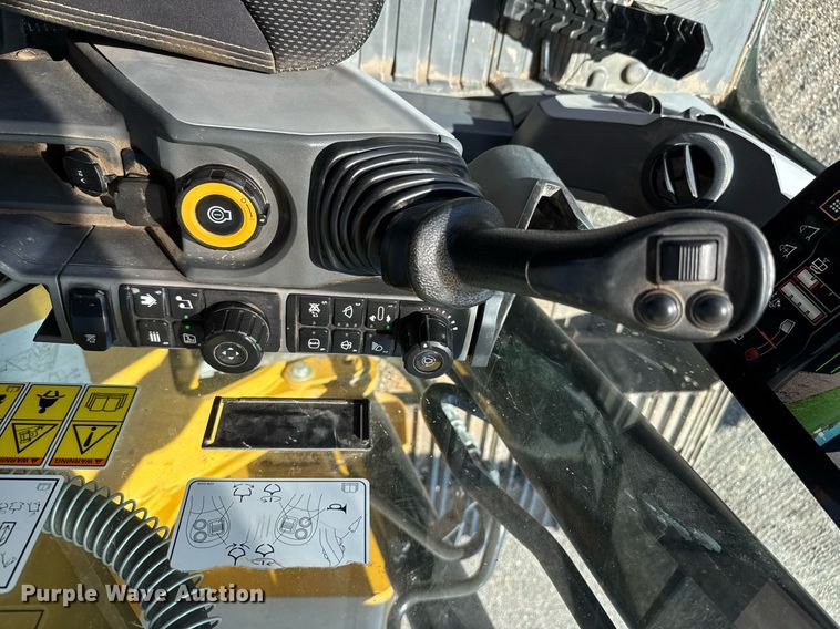 image for item DX8986 2018 Caterpillar 320 excavator