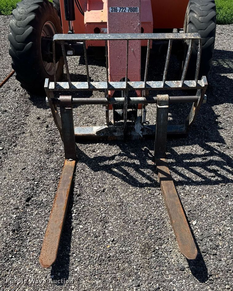 image for item DX8990 2007 Sky Trak 6042 telehandler