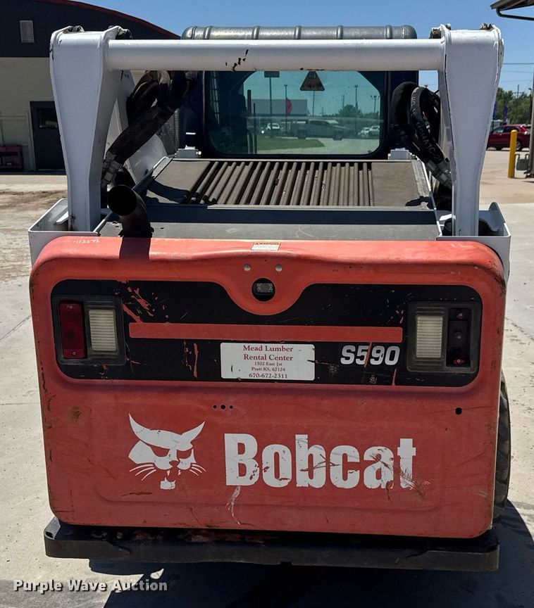 image for item DY0001 2015 Bobcat S590 skid steer loader