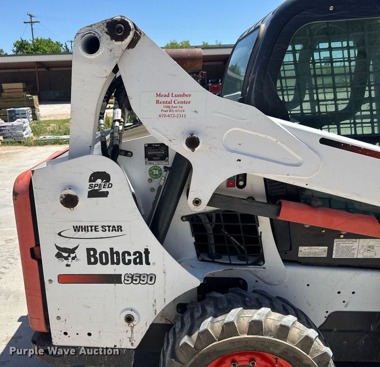 image for item DY0001 2015 Bobcat S590 skid steer loader
