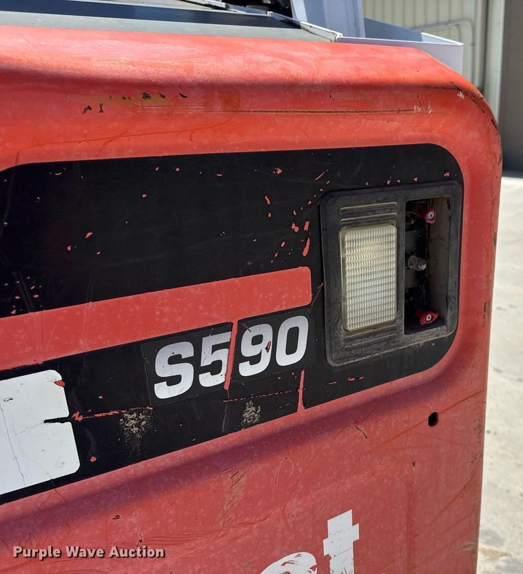 image for item DY0001 2015 Bobcat S590 skid steer loader