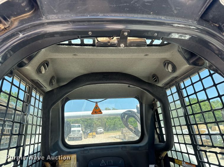 image for item DY0001 2015 Bobcat S590 skid steer loader