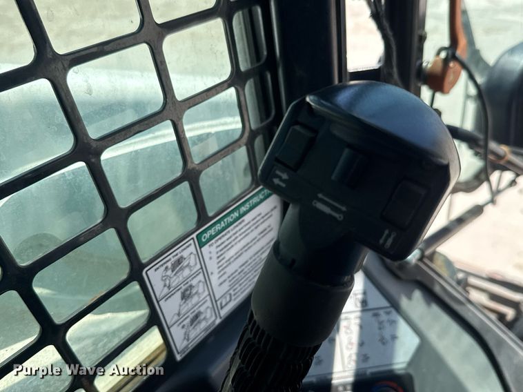 image for item DY0001 2015 Bobcat S590 skid steer loader