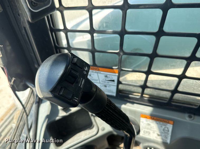 image for item DY0001 2015 Bobcat S590 skid steer loader