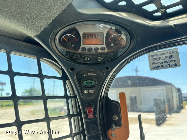 image for item DY0001 2015 Bobcat S590 skid steer loader