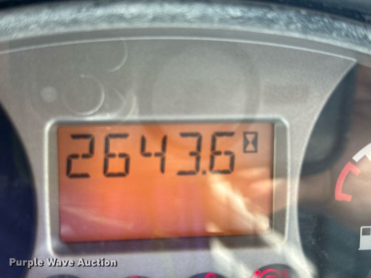 image for item DY0001 2015 Bobcat S590 skid steer loader