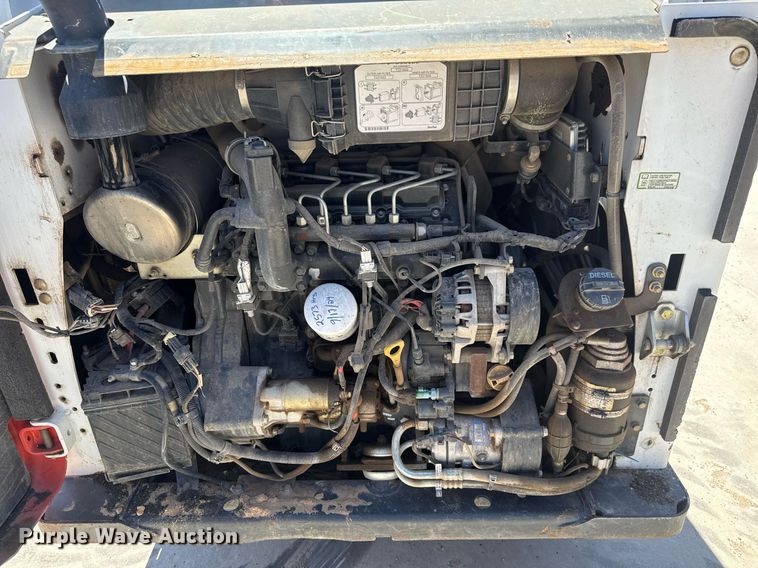 image for item DY0001 2015 Bobcat S590 skid steer loader