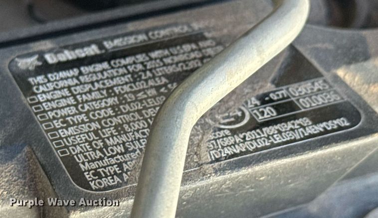 image for item DY0001 2015 Bobcat S590 skid steer loader