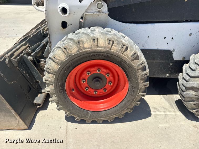 image for item DY0001 2015 Bobcat S590 skid steer loader