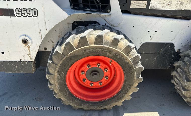 image for item DY0001 2015 Bobcat S590 skid steer loader