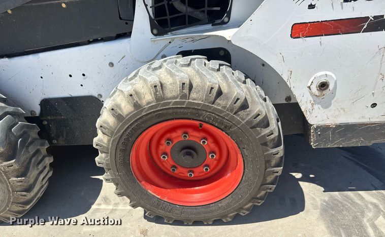 image for item DY0001 2015 Bobcat S590 skid steer loader