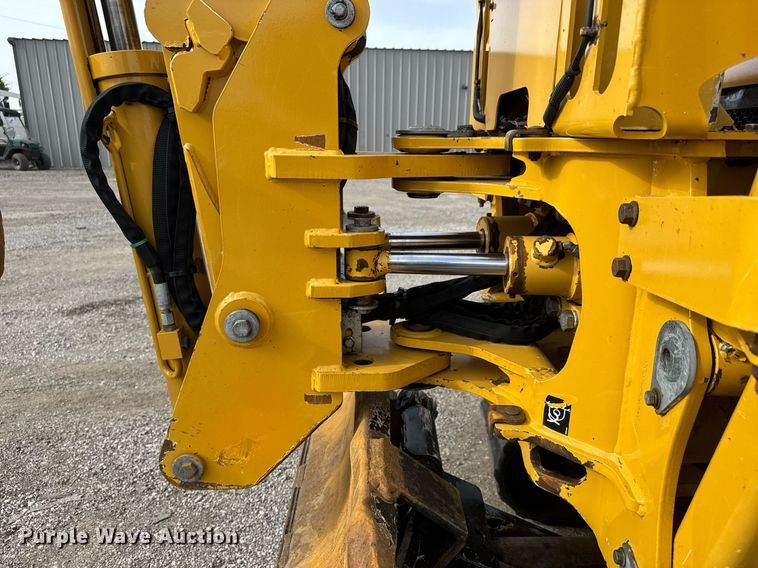 image for item DY0007 2017 Vermeer RTX750 trencher