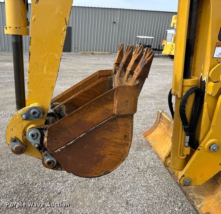 image for item DY0007 2017 Vermeer RTX750 trencher