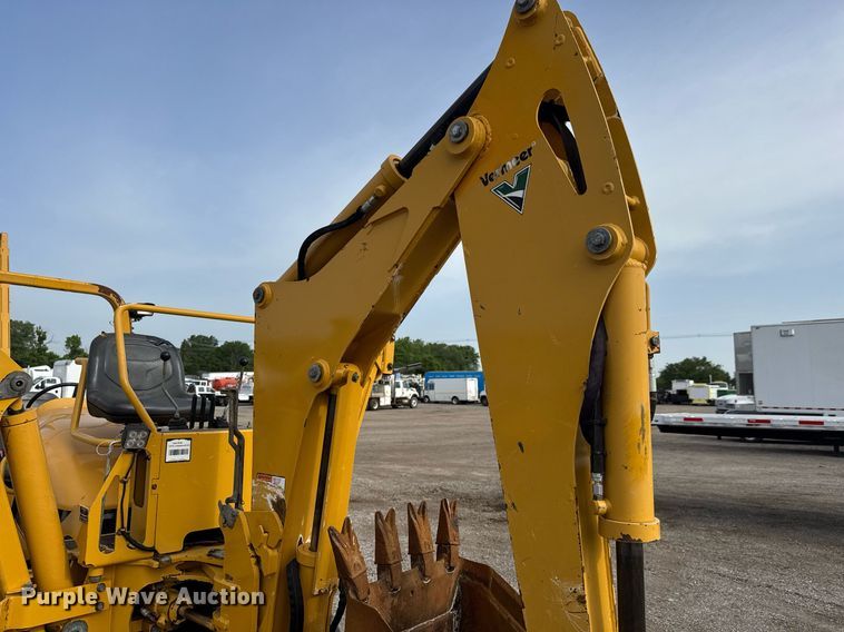 image for item DY0007 2017 Vermeer RTX750 trencher