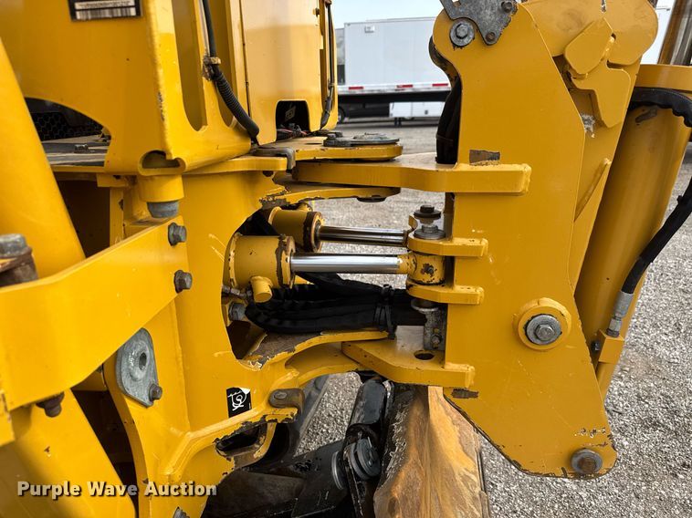 image for item DY0007 2017 Vermeer RTX750 trencher