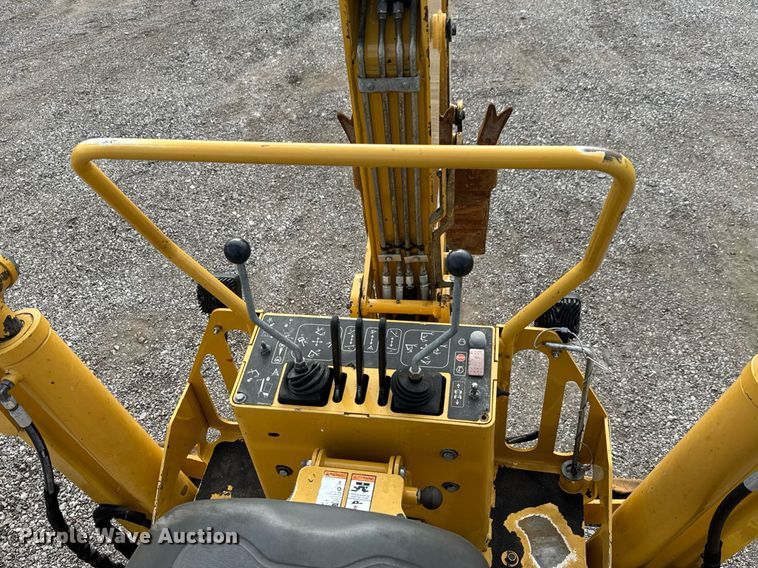 image for item DY0007 2017 Vermeer RTX750 trencher