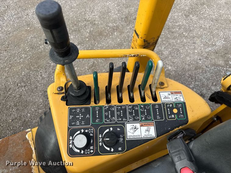 image for item DY0007 2017 Vermeer RTX750 trencher