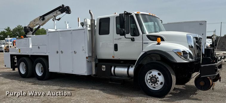 image for item DY0010 2009 International 7500 crane truck