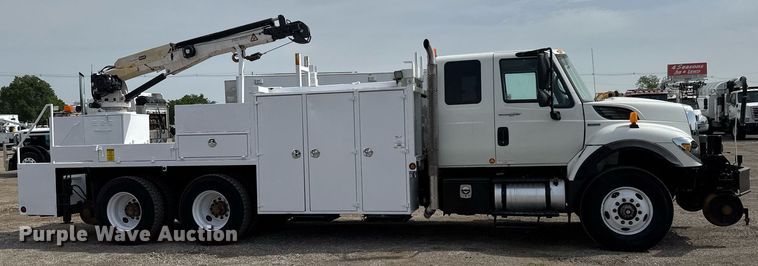 image for item DY0010 2009 International 7500 crane truck