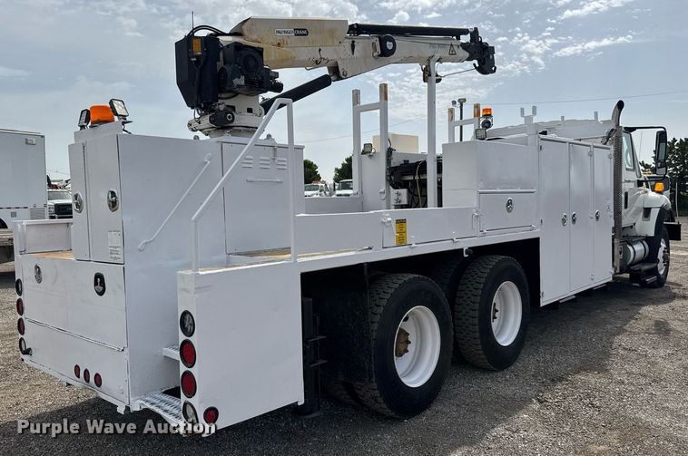 image for item DY0010 2009 International 7500 crane truck