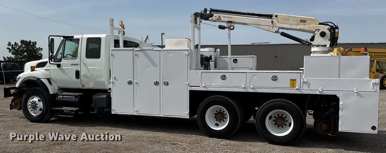 image for item DY0010 2009 International 7500 crane truck