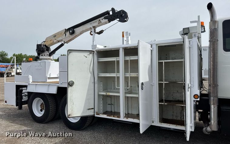 image for item DY0010 2009 International 7500 crane truck