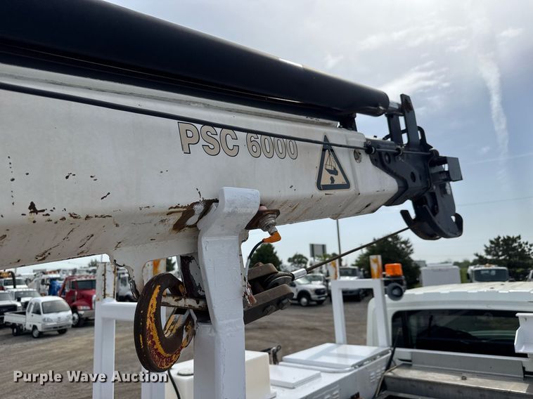 image for item DY0010 2009 International 7500 crane truck