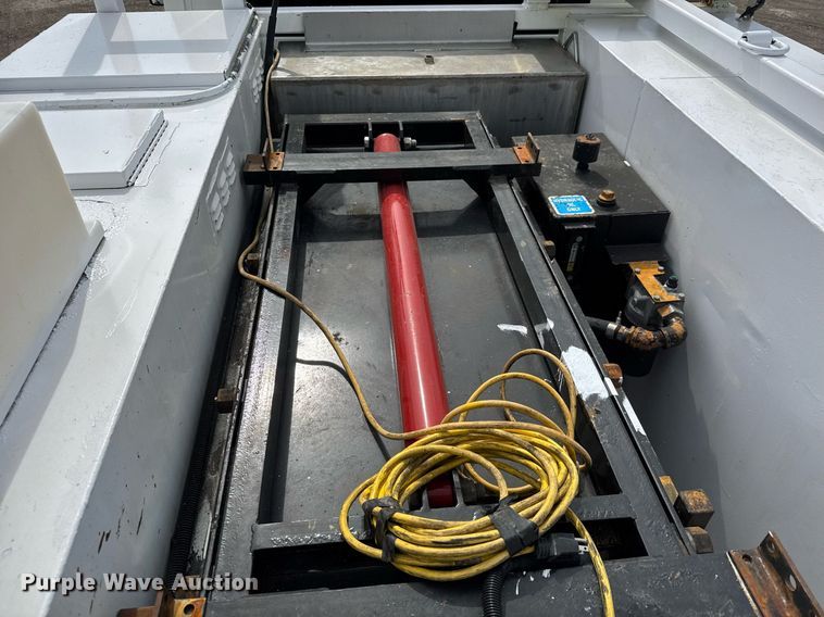 image for item DY0010 2009 International 7500 crane truck