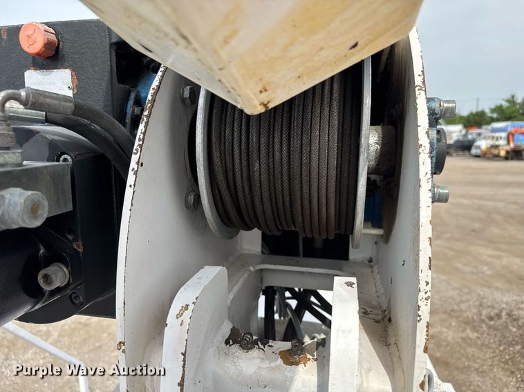 image for item DY0010 2009 International 7500 crane truck