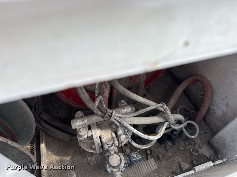 image for item DY0010 2009 International 7500 crane truck