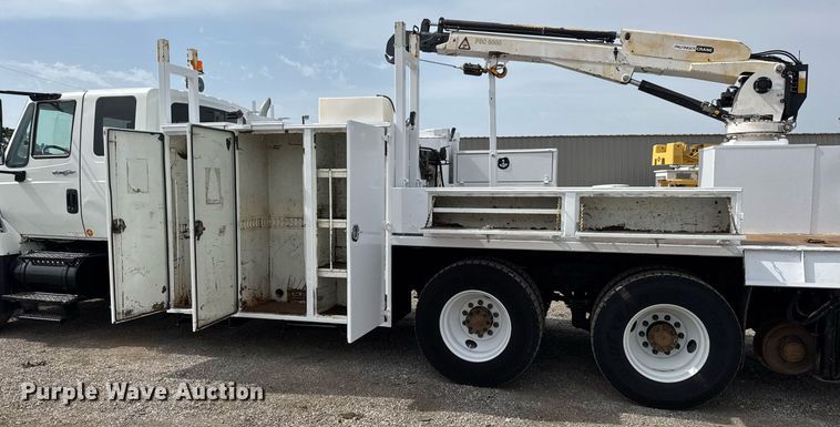 image for item DY0010 2009 International 7500 crane truck