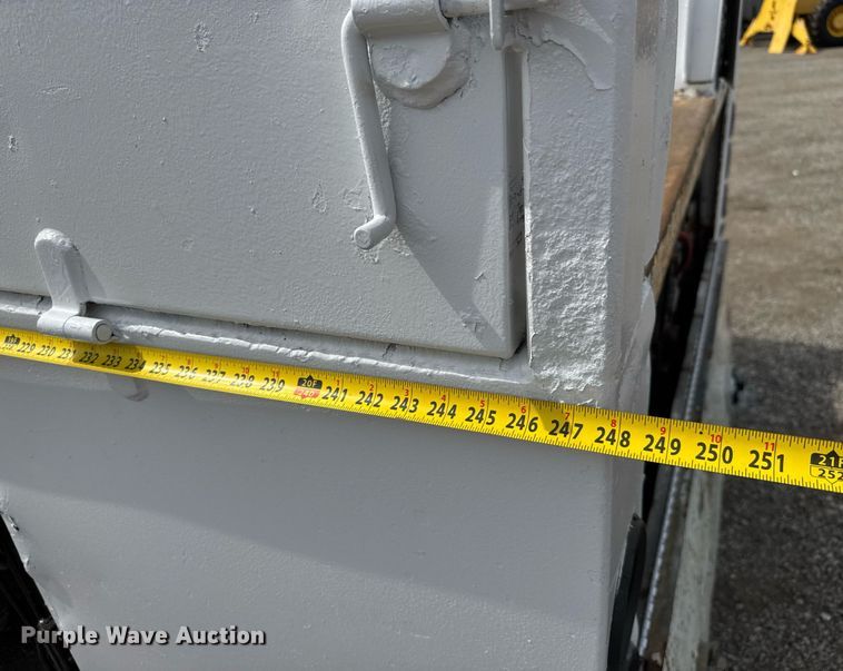 image for item DY0010 2009 International 7500 crane truck