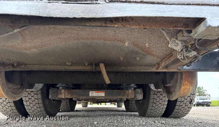 image for item DY0010 2009 International 7500 crane truck