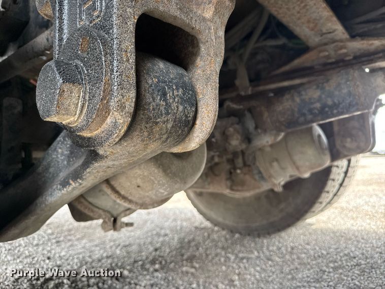 image for item DY0010 2009 International 7500 crane truck