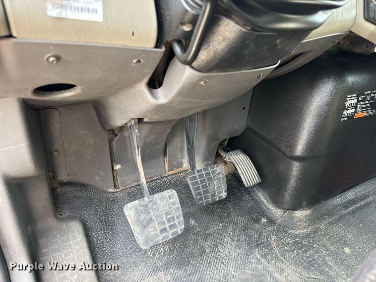 image for item DY0010 2009 International 7500 crane truck