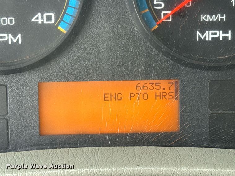 image for item DY0010 2009 International 7500 crane truck