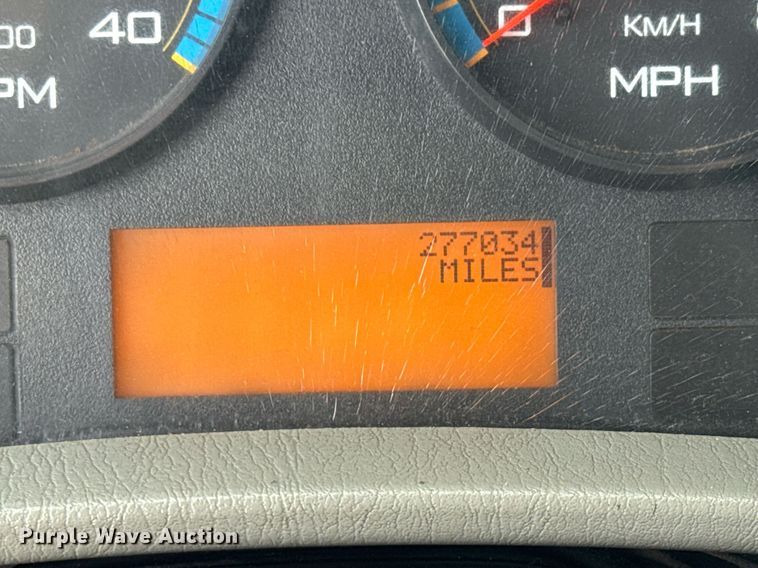 image for item DY0010 2009 International 7500 crane truck