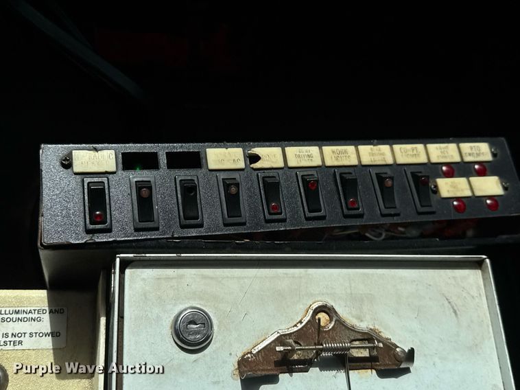 image for item DY0010 2009 International 7500 crane truck