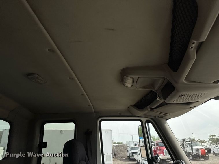 image for item DY0010 2009 International 7500 crane truck