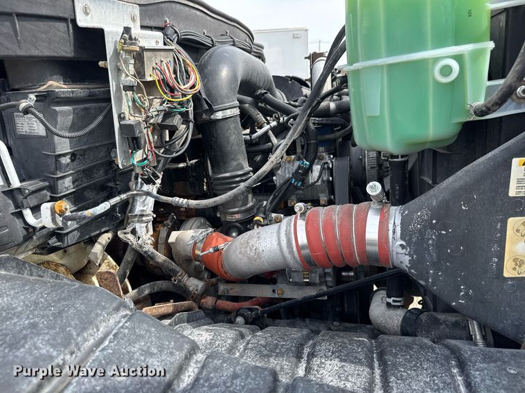 image for item DY0010 2009 International 7500 crane truck