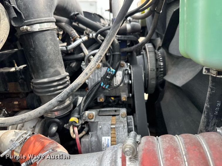 image for item DY0010 2009 International 7500 crane truck